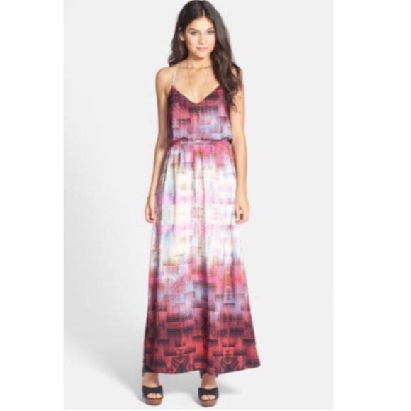 👄SOCIALITE👄GEO PRINTED MAXI DRESS👄 - Picture 3 of 7